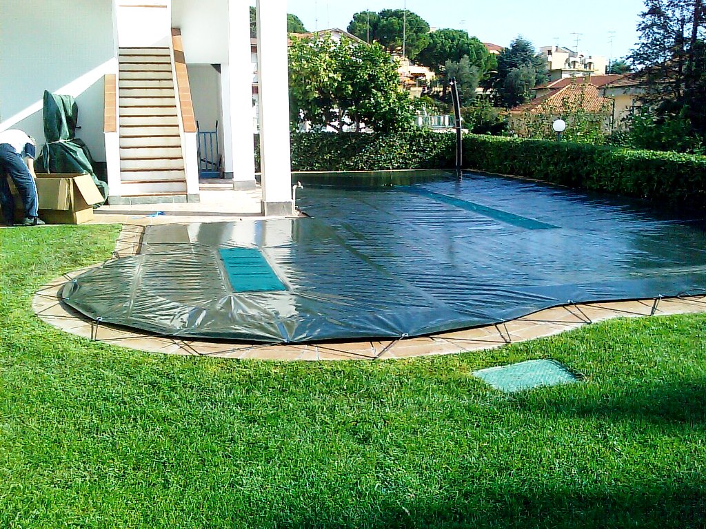 Copertura invernale per piscina a forma libera con occhielli + cavo 400 gmq
