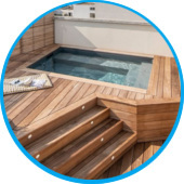 Installazione di una piscina in legno interrata